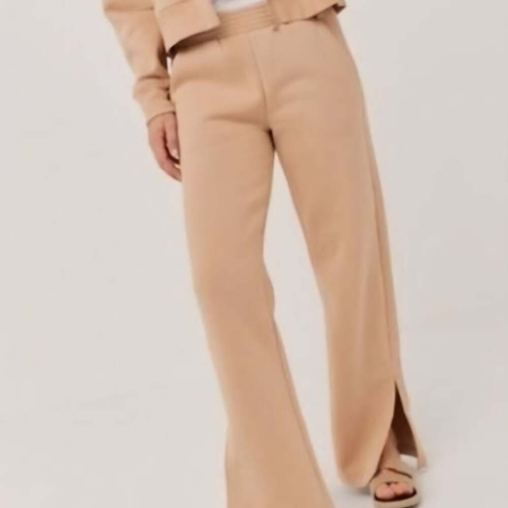 Pact Organic Cotton Airplane Slit Hem Pant,Tan,Small,Pre-owned